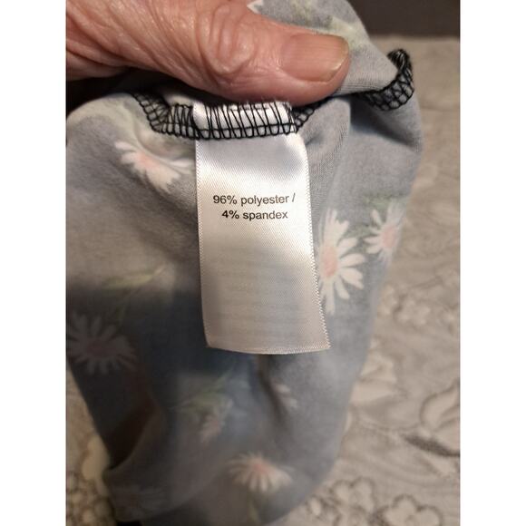 Maurices One Shoulder Black Floral Puff Sleeve Top Size Md. Short Sleeve Stretch - Picture 8 of 8